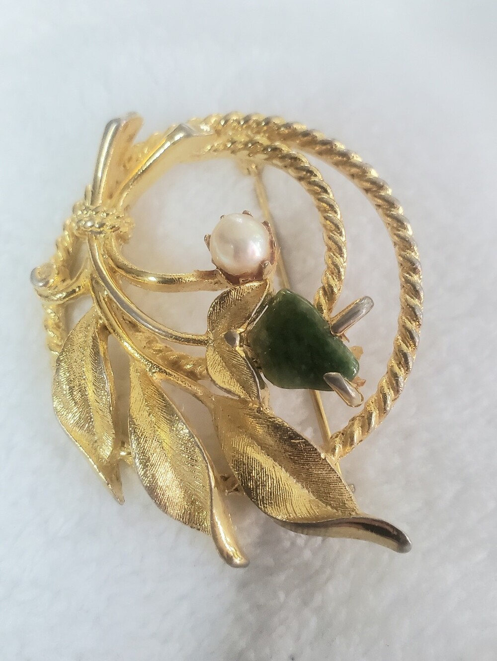 Vintage 1966 Sarah Coventry "Jade Garden" brooch